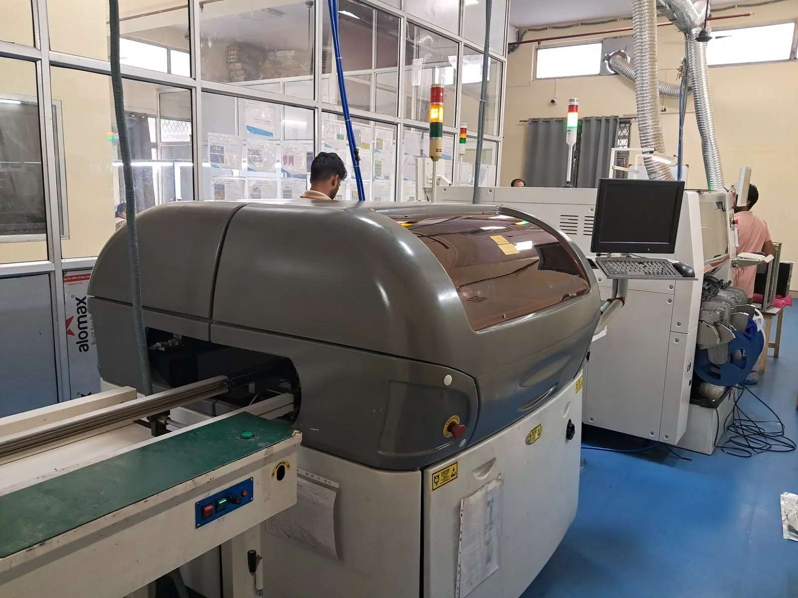 Repair workstation with an inspection machine