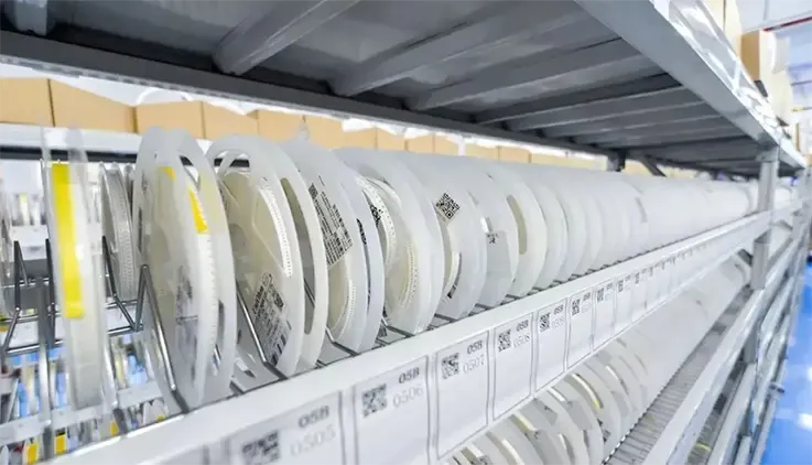 Electronic component warehouse for PCB assembly
